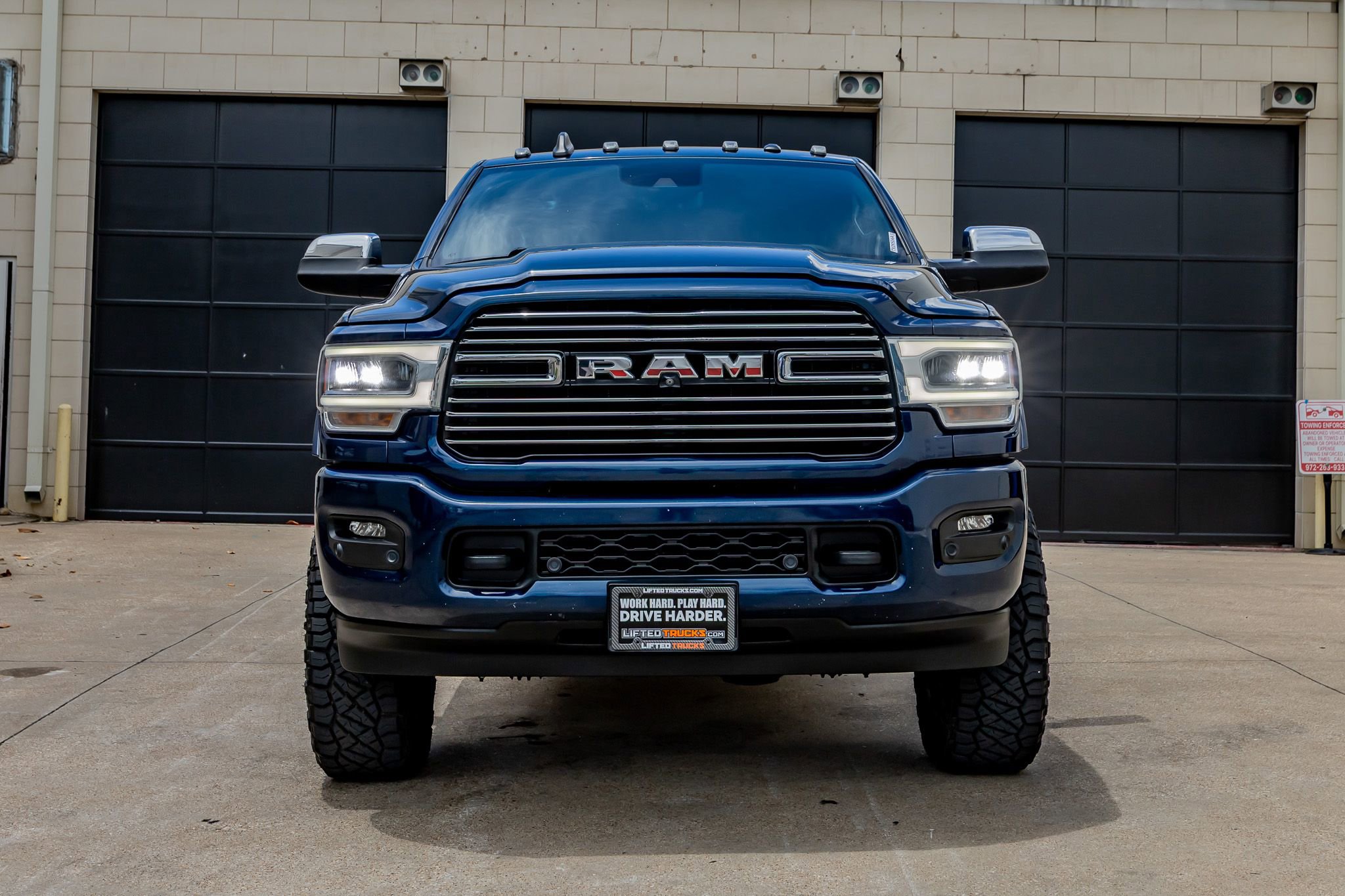 Used 2021 RAM 2500 Laramie AWD/4WD image 2
