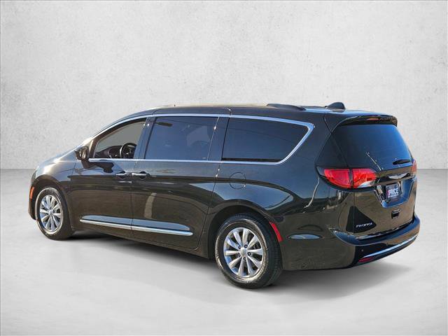 Used 2017 Chrysler Pacifica Touring-L image 8