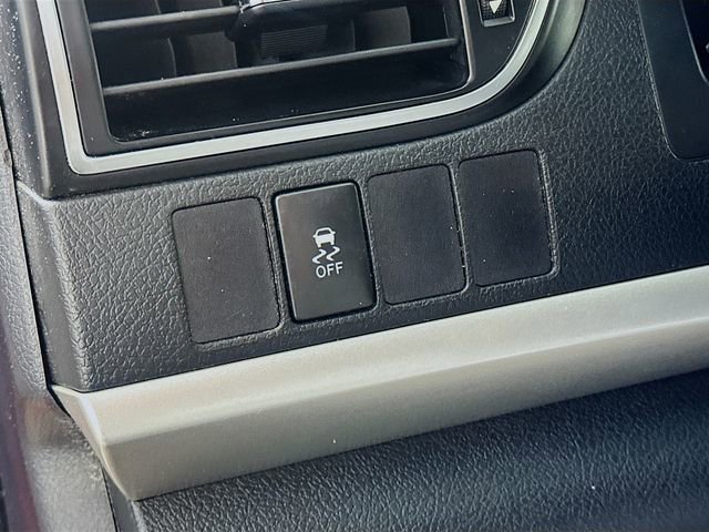 Used 2015 Toyota Camry SE image 19