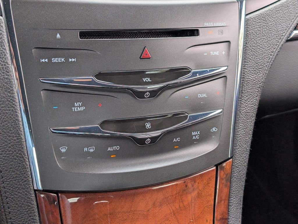 Used 2015 Lincoln MKS AWD w/ Equipment Group 201A image 21