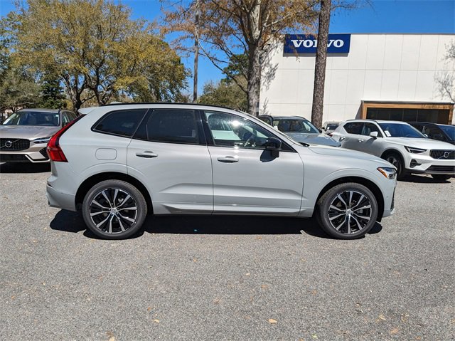 New 2025 Volvo XC60 B5 Plus w/ Climate Package image 3