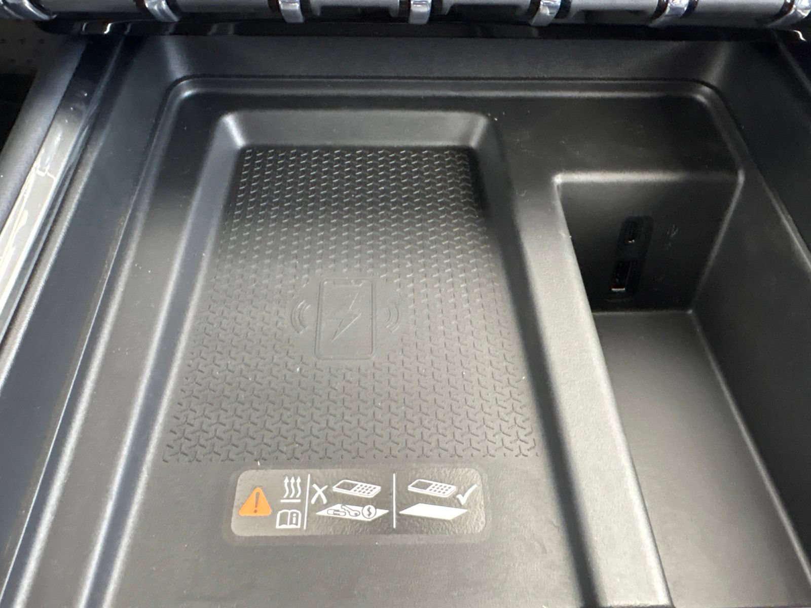 New 2026 GMC Acadia Elevation w/ Elevation Premium Package FWD image 28