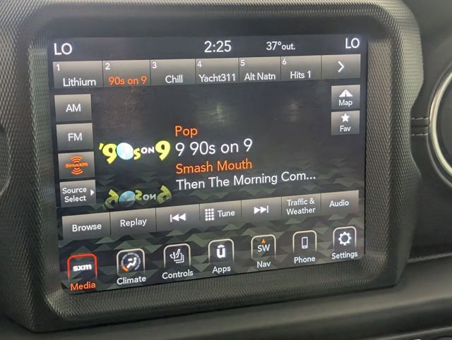 Used 2020 Jeep Gladiator Overland AWD/4WD image 18