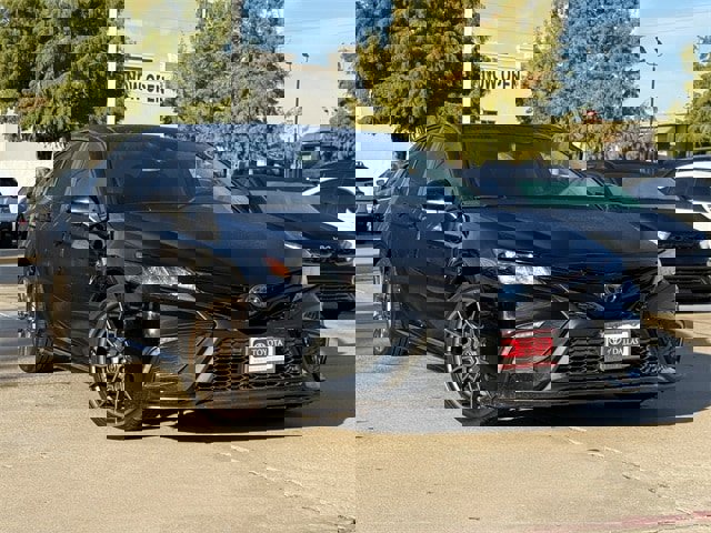 Used 2023 Toyota Camry SE image 2