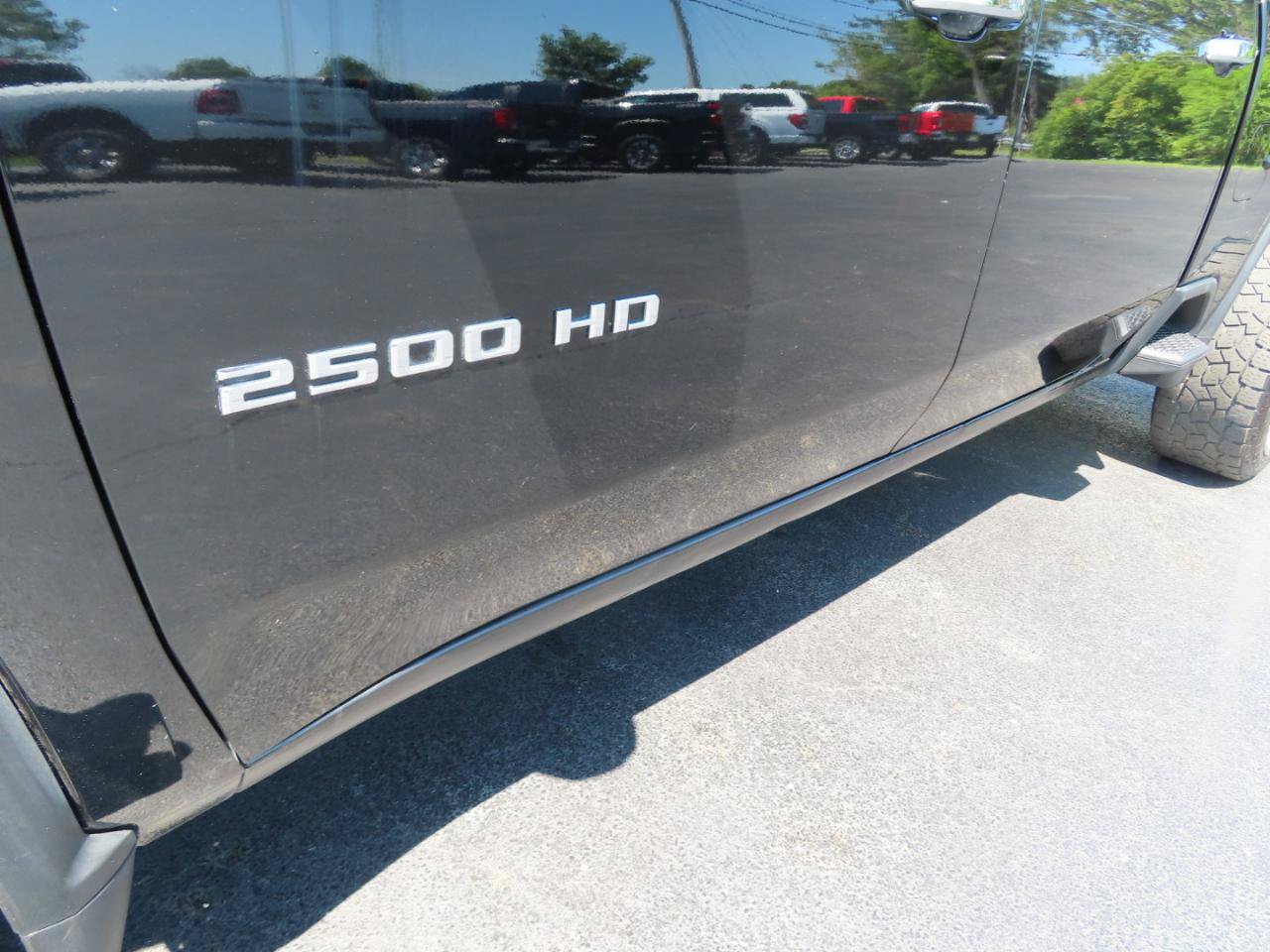 Used 2020 Chevrolet Silverado 2500 High Country w/ Z71 Off-Road Package AWD/4WD image 14