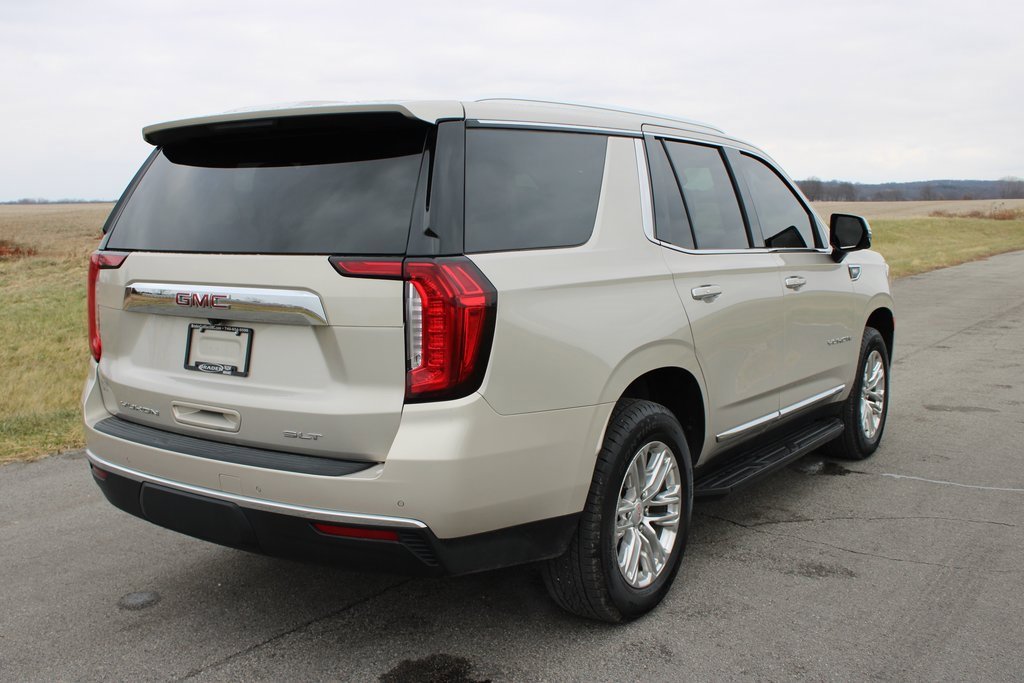 Used 2023 GMC Yukon SLT w/ SLT Luxury Package image 7