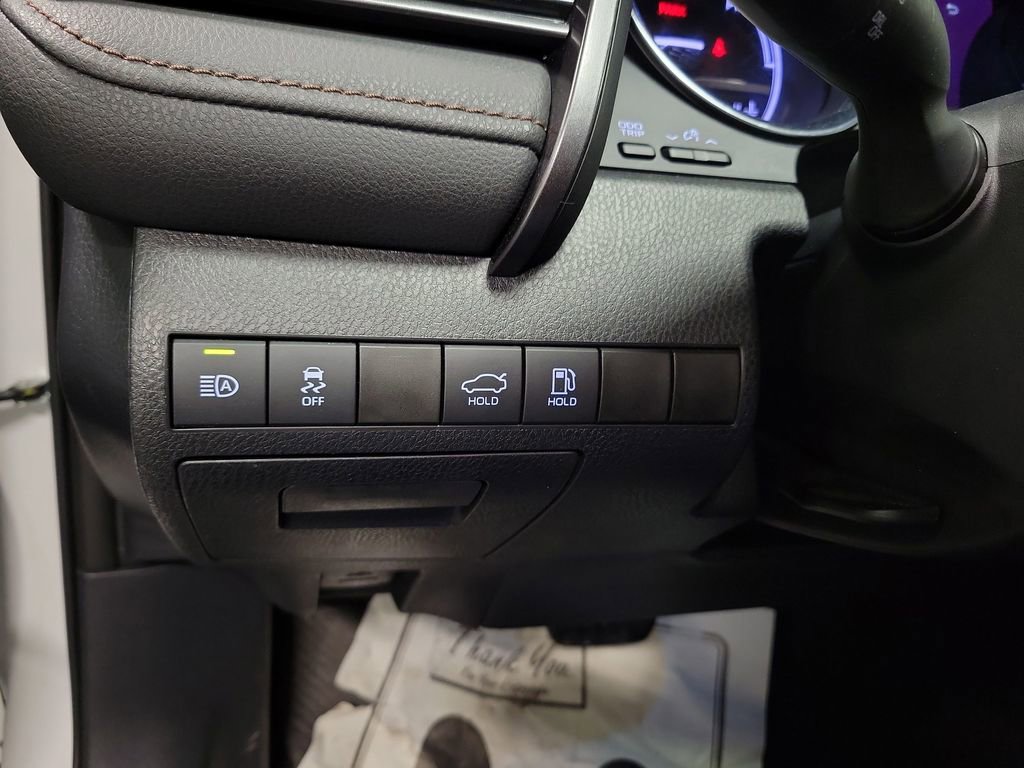 Used 2020 Toyota Camry XLE image 21