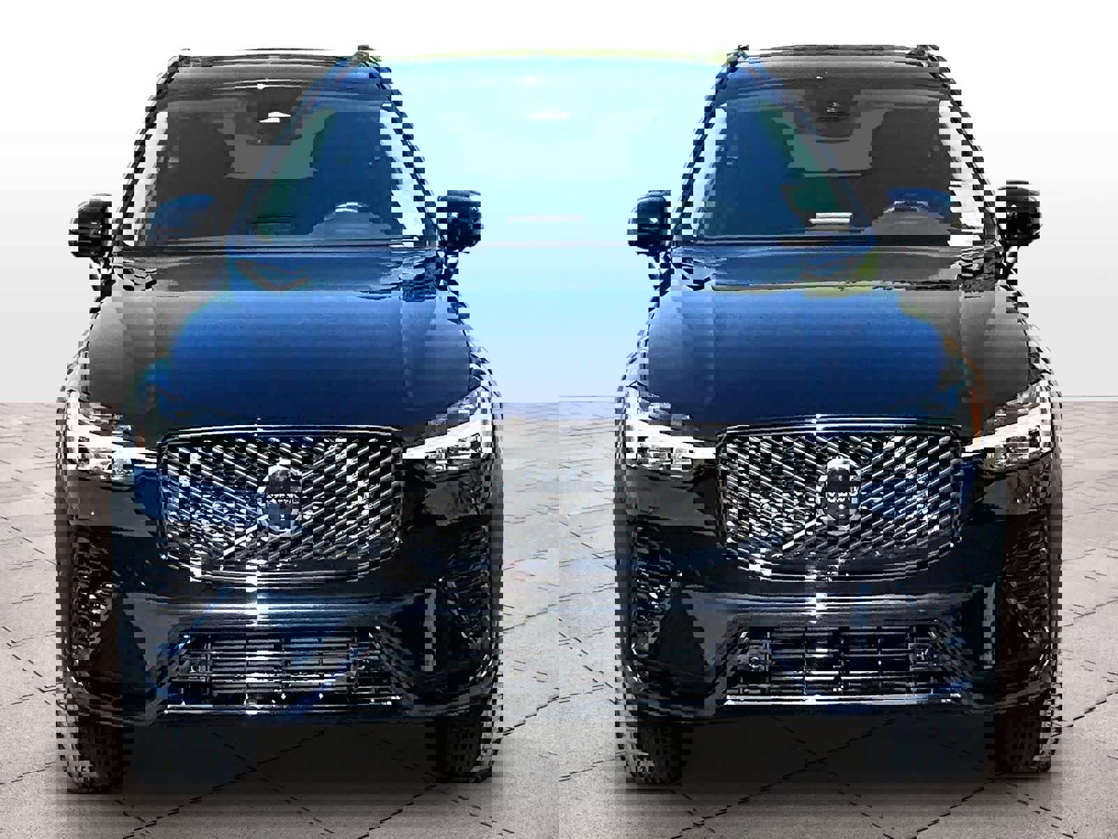 Used 2026 Volvo XC60 T8 Plus w/ Climate Package image 3