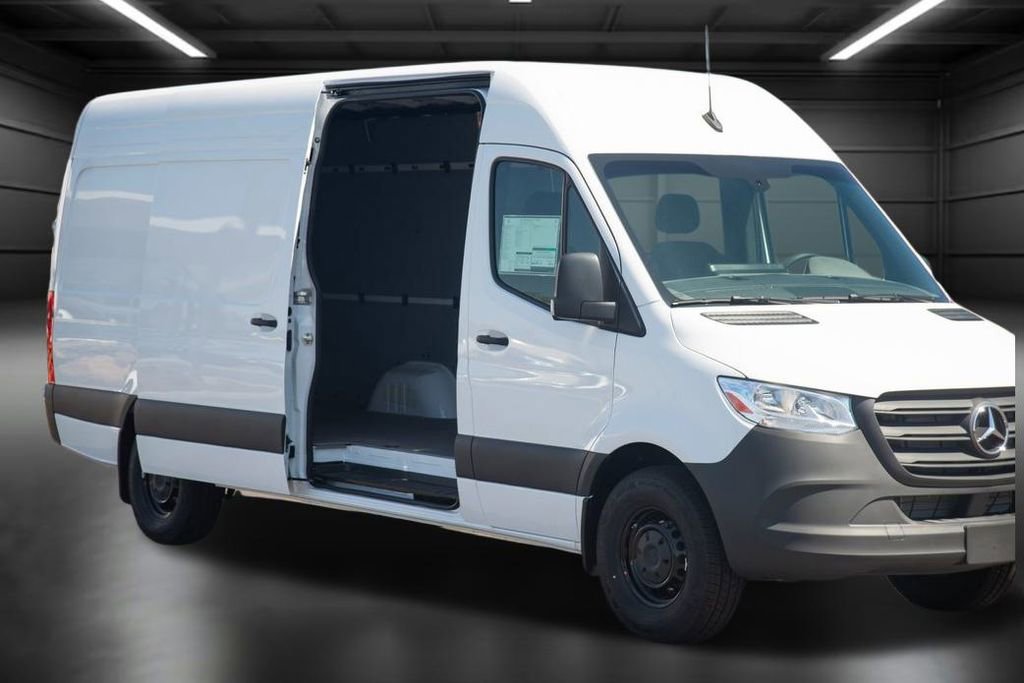 Used 2024 Mercedes-Benz Sprinter 2500 image 8