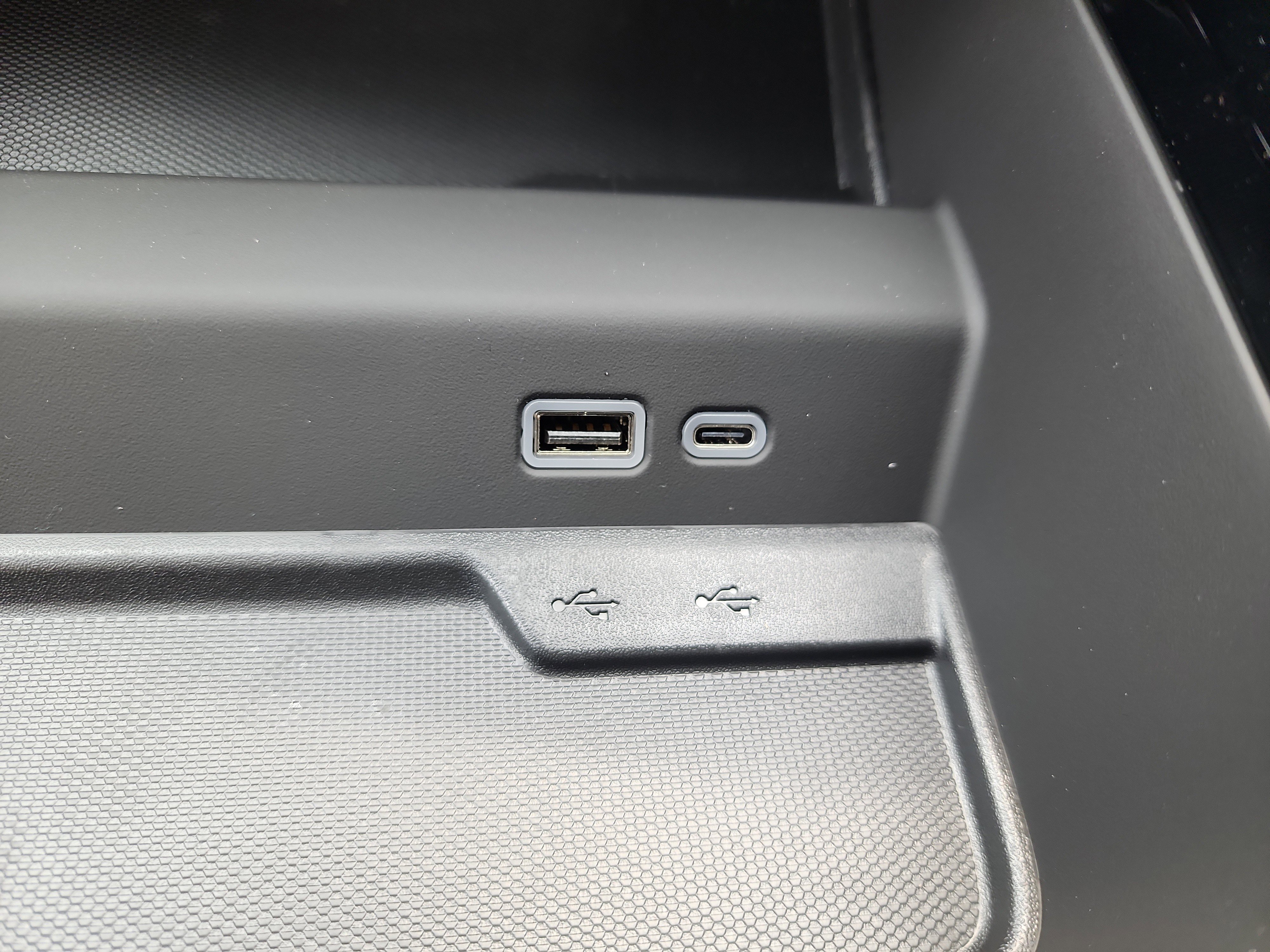 New 2025 Chevrolet Suburban Premier image 15