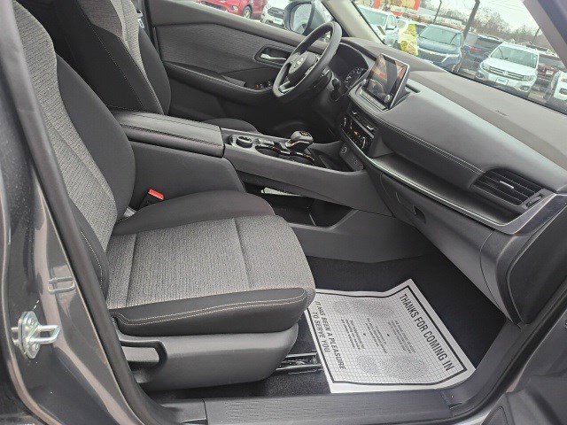 Used 2023 Nissan Rogue SV image 18