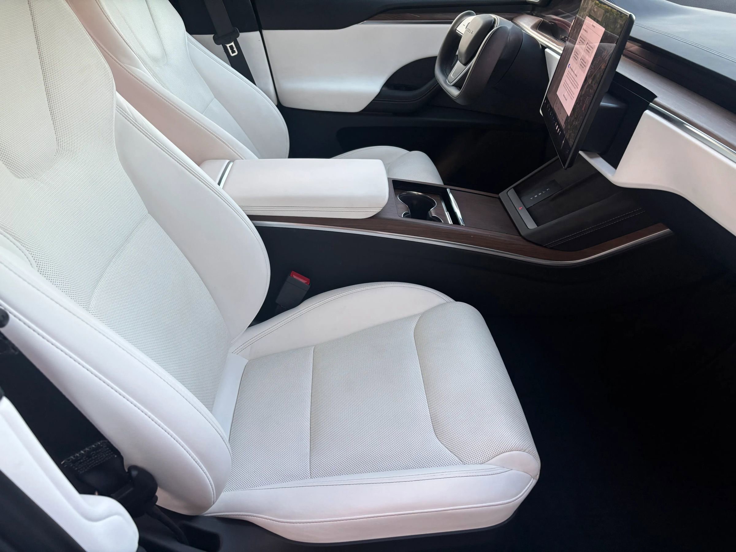 Used 2022 Tesla Model X image 11