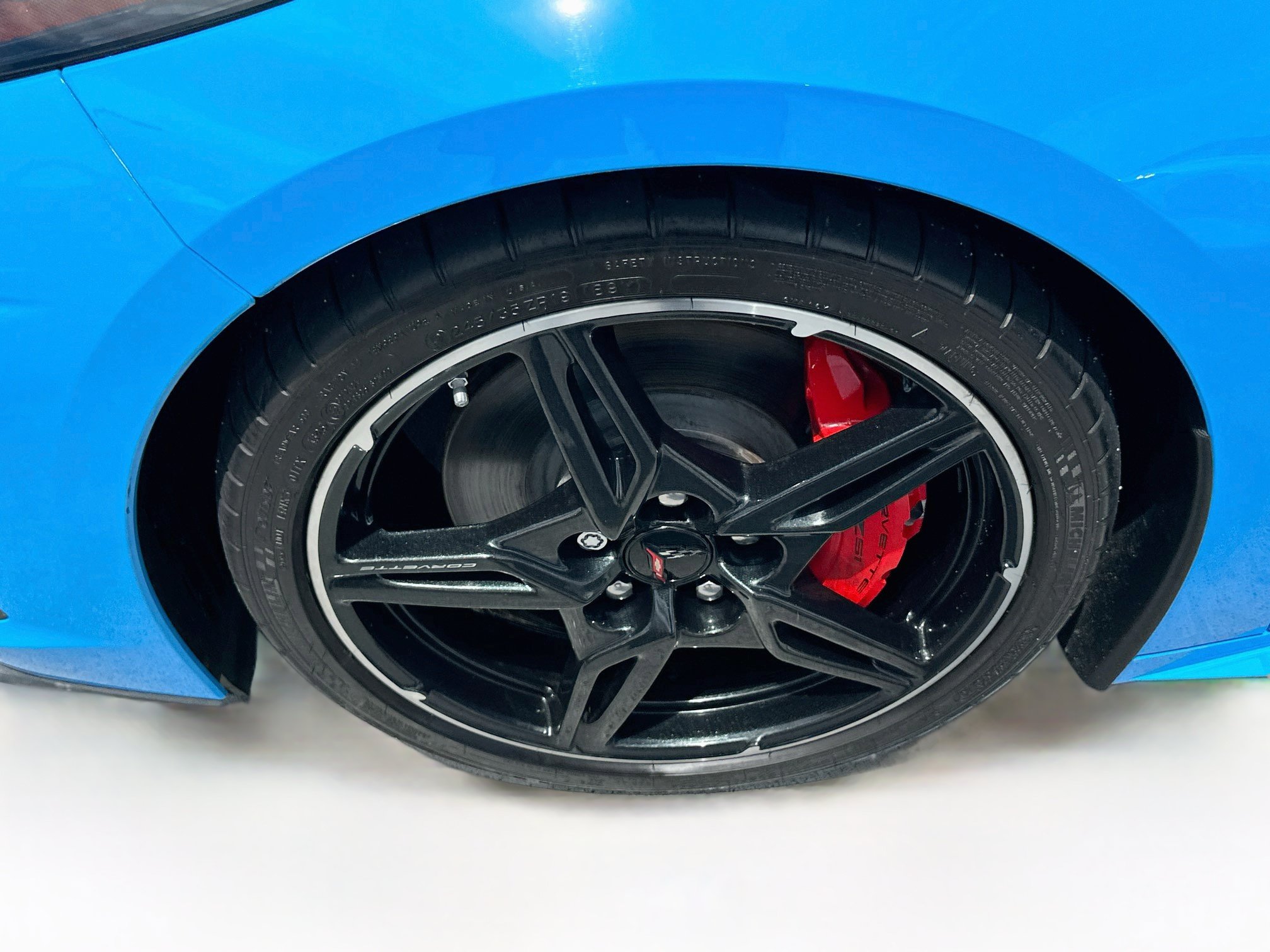 Used 2021 Chevrolet Corvette Stingray Premium Conv w/ Z51 Performance Package RWD image 27