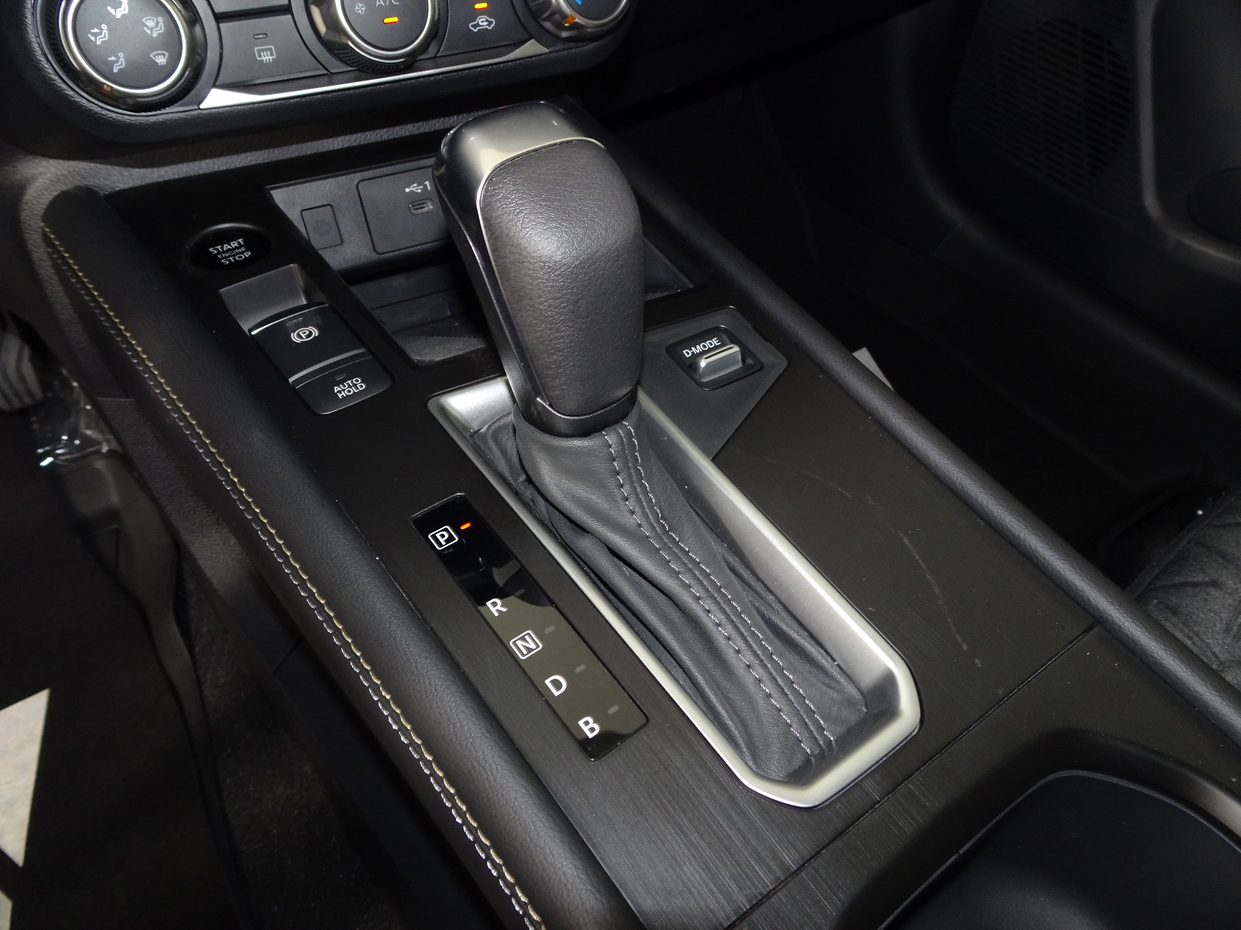 New 2025 Nissan Kicks SV w/ SV Premium Package image 21