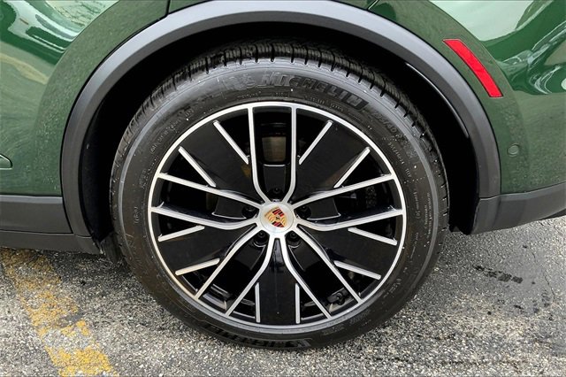 Used 2025 Porsche Macan Electric image 16