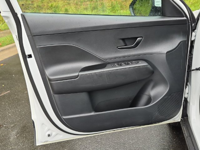 Used 2026 Hyundai Kona SE FWD image 30