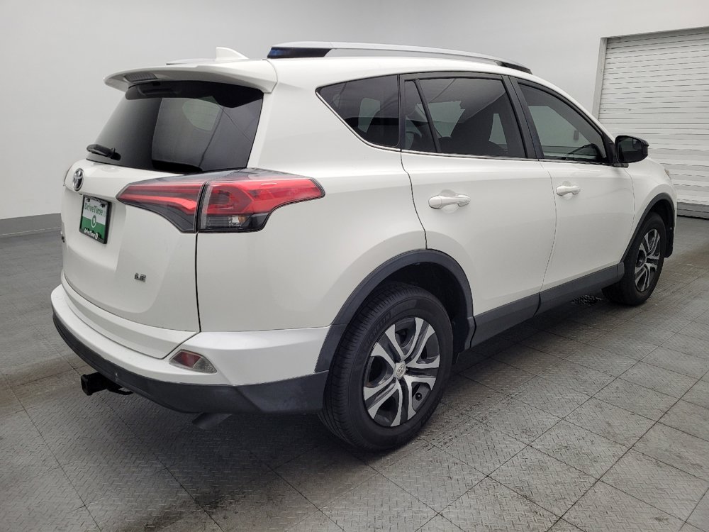 Used 2018 Toyota RAV4 LE FWD image 9