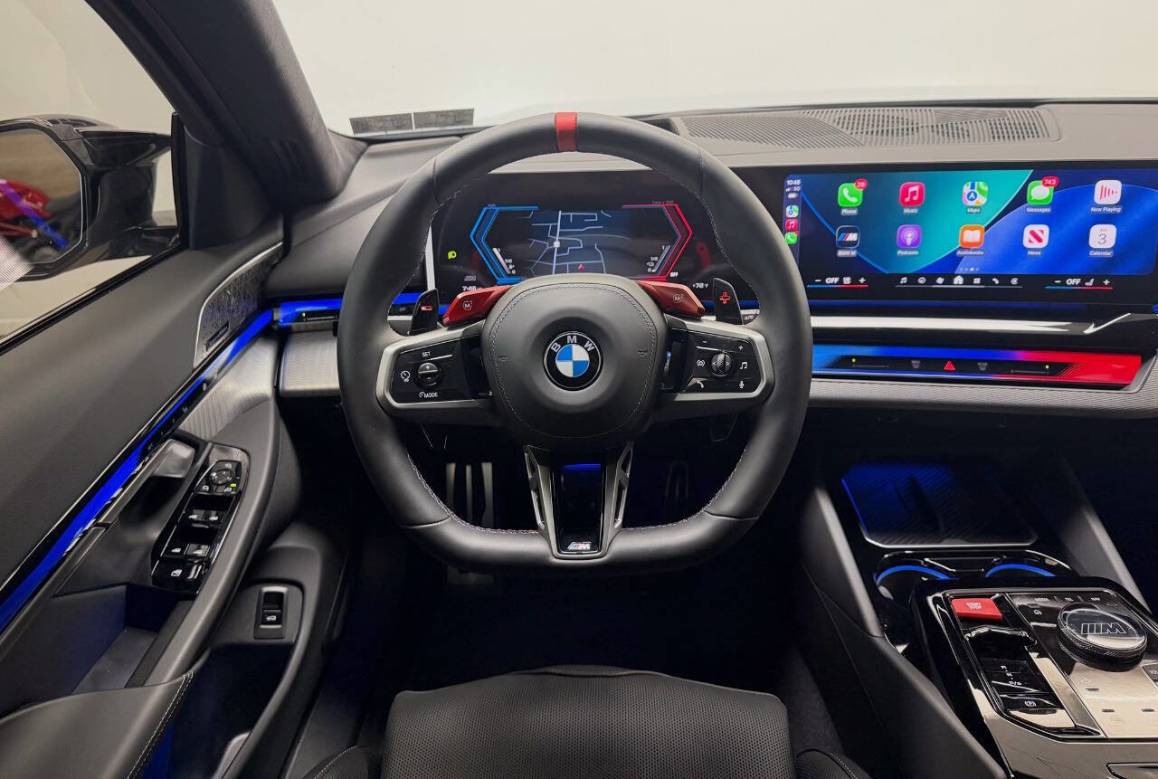 Used 2026 BMW M5 Touring image 39