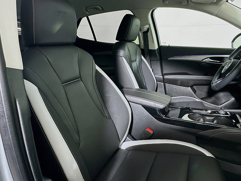 Used 2025 Buick Envision Sport Touring image 28