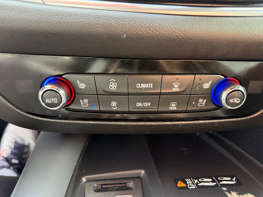 Used 2024 Buick Enclave Premium image 16