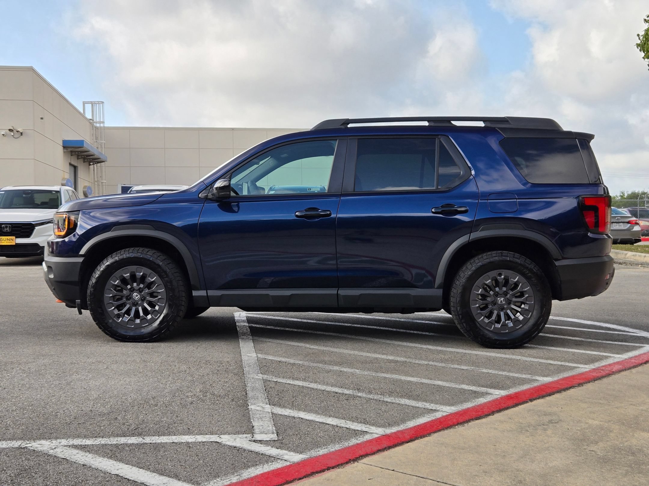 Used 2026 Honda Passport TrailSport image 6