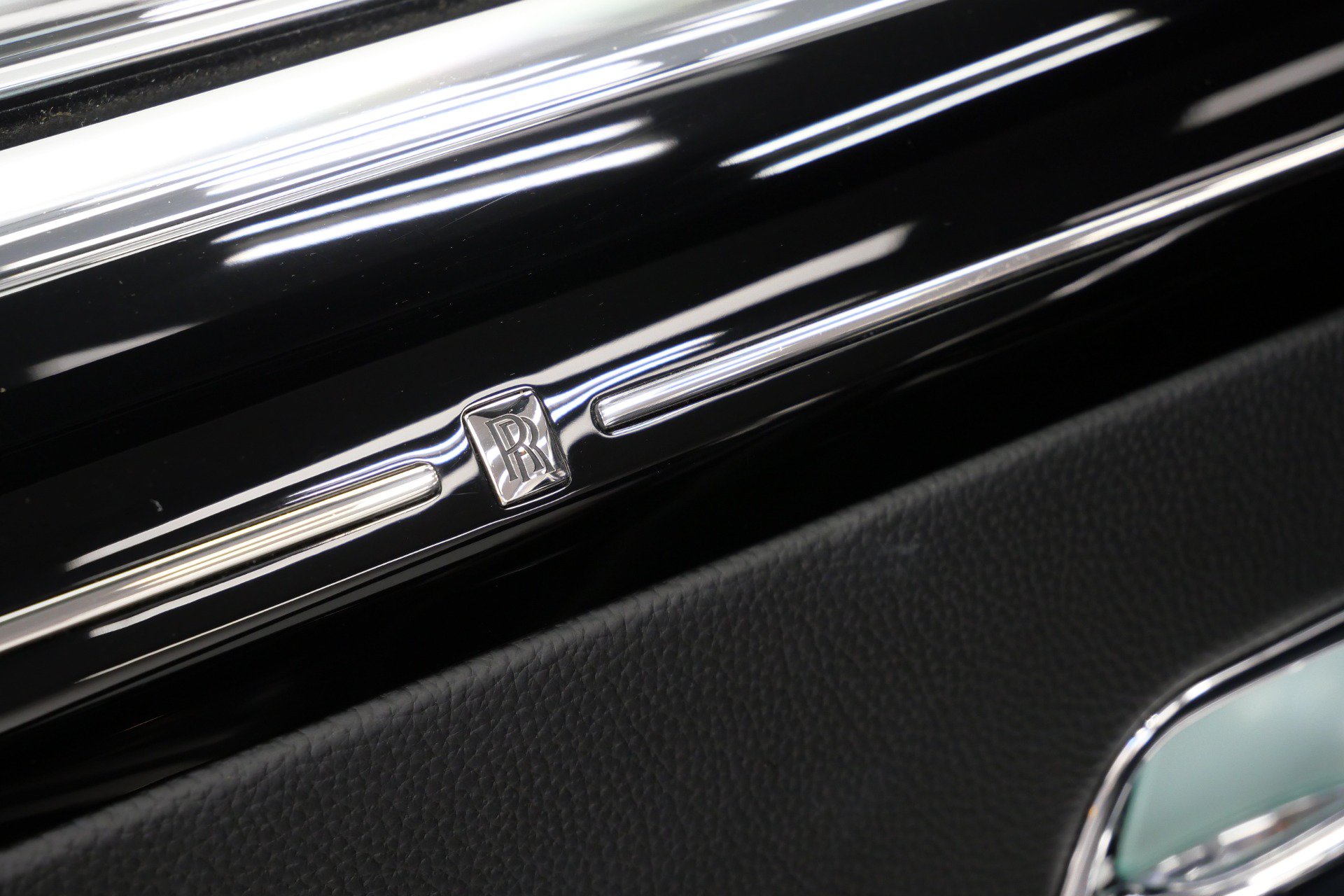 Used 2019 Rolls-Royce Ghost Extended Wheelbase RWD image 29
