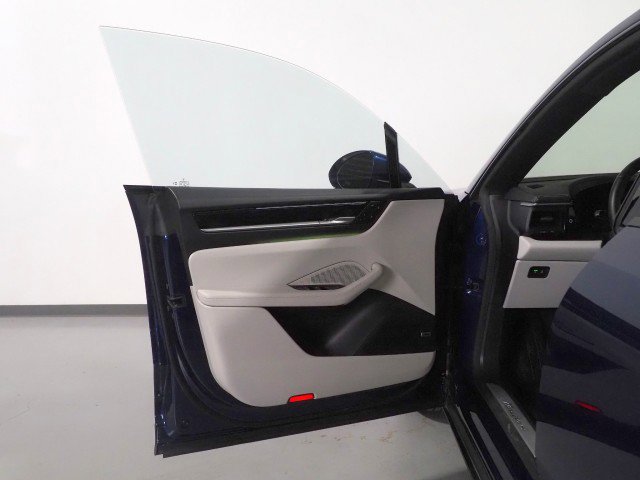 Used 2024 Porsche Macan 4 Electric image 72