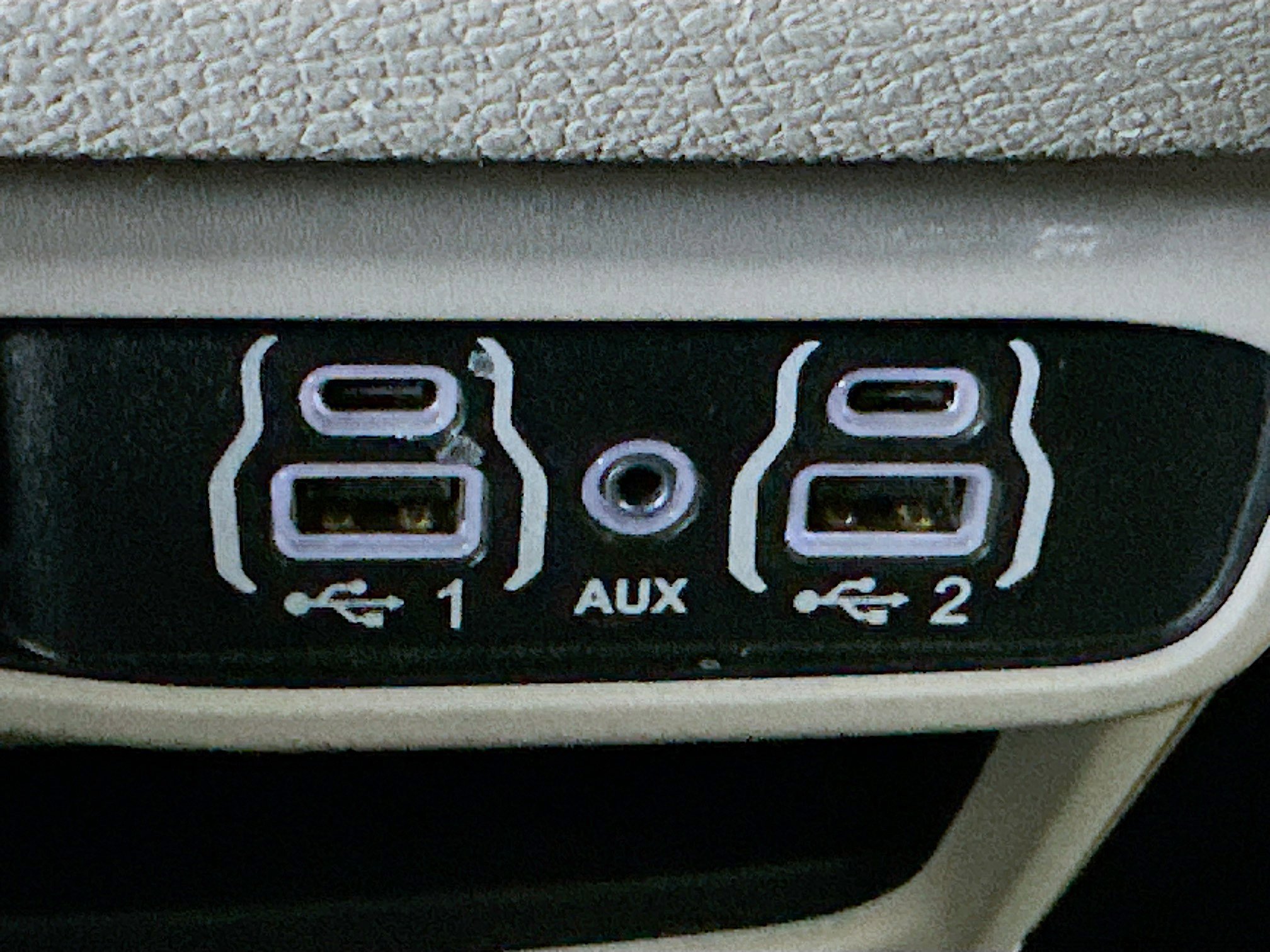 Used 2024 Chrysler Pacifica Touring-L image 25