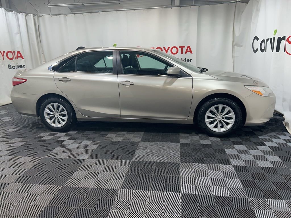 Used 2016 Toyota Camry LE image 10