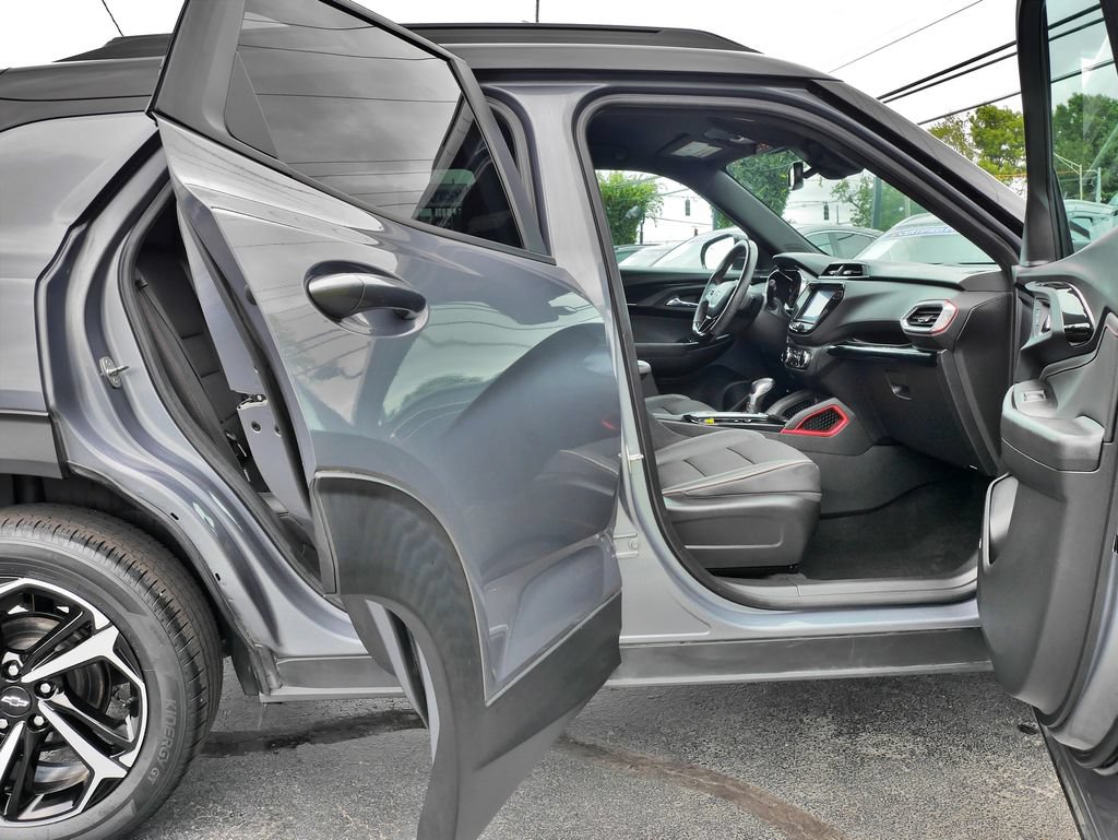 Used 2021 Chevrolet TrailBlazer RS w/ Technology Package AWD/4WD image 10