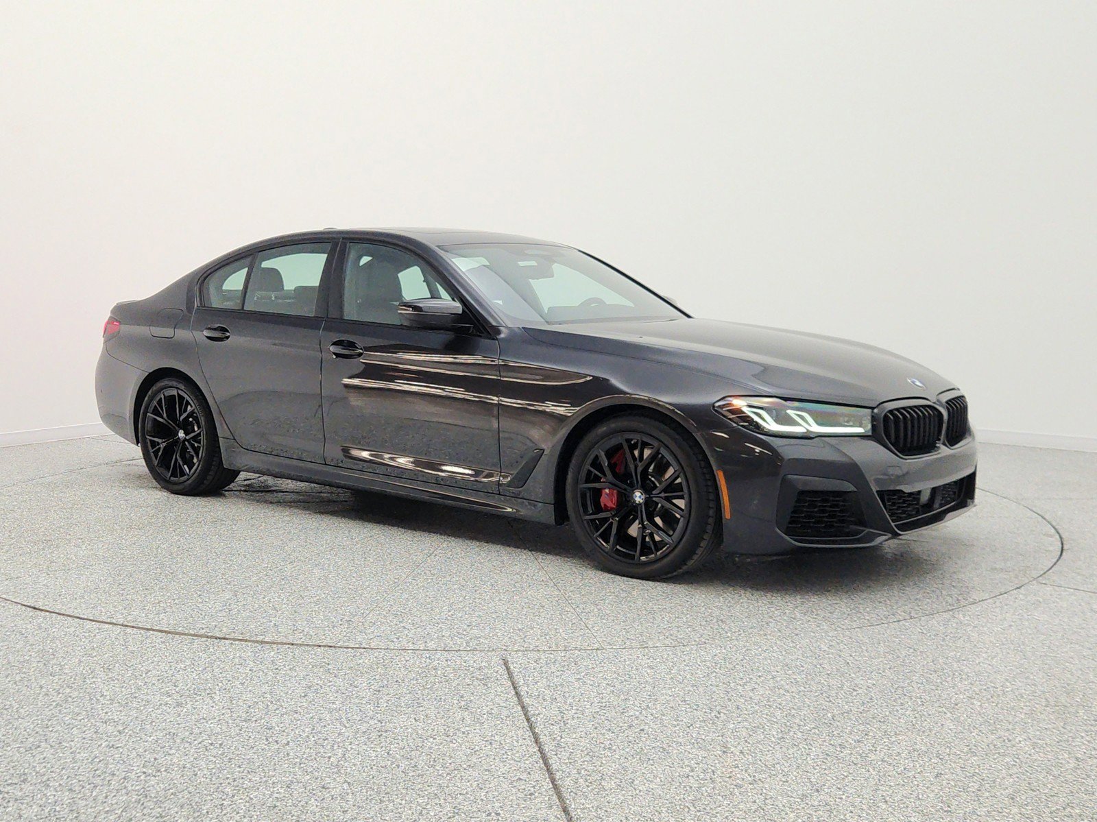 Used 2023 BMW M550i xDrive w/ Executive Package AWD/4WD image 3
