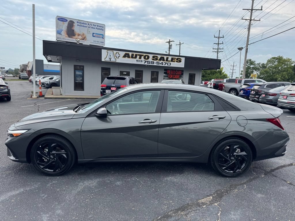 Used 2026 Hyundai Elantra Sport FWD image 1