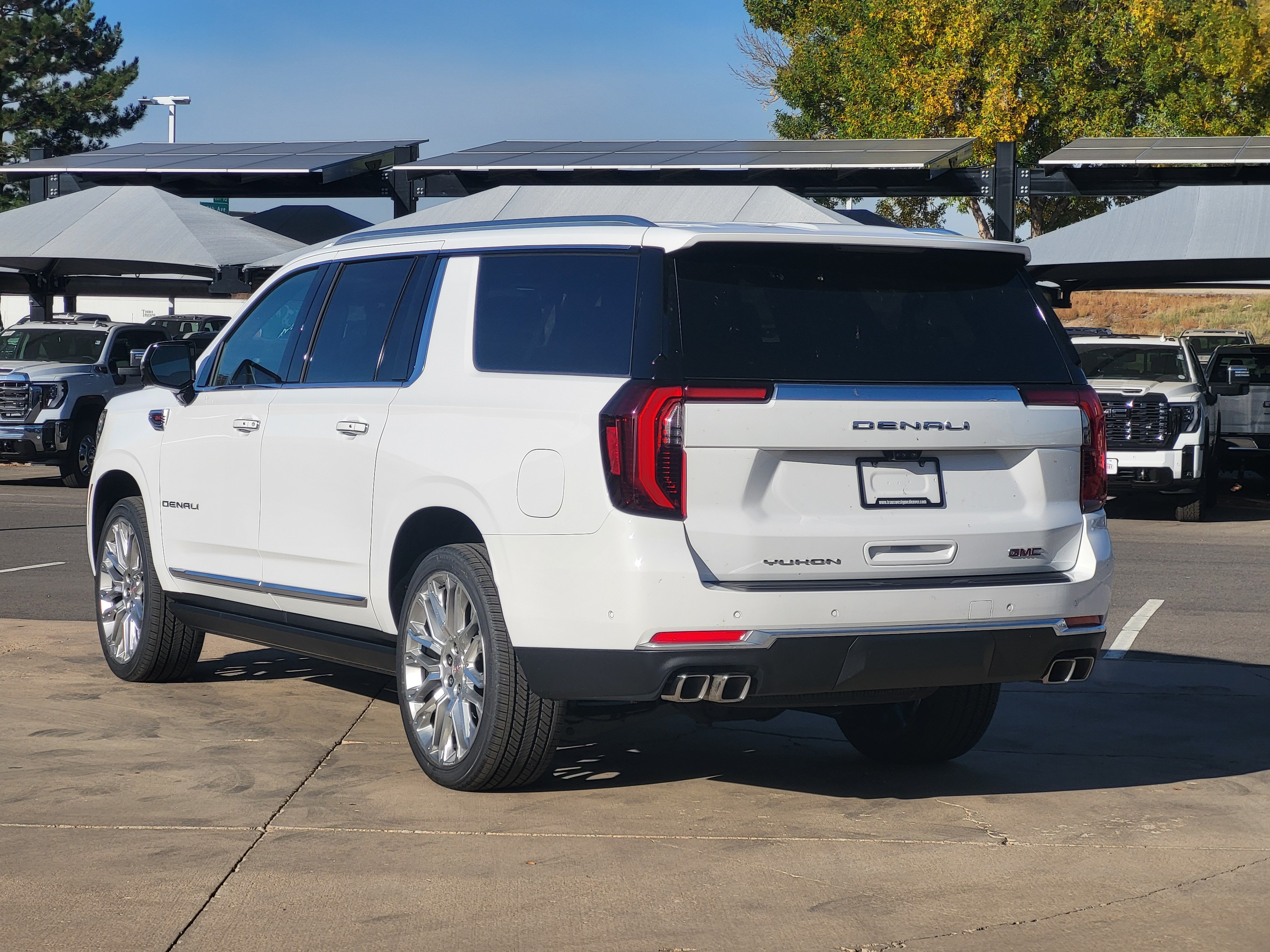 New 2027 GMC Yukon XL Denali w/ Denali Reserve Package AWD/4WD image 3