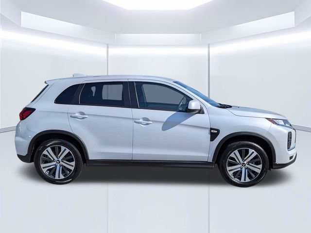 Used 2025 Mitsubishi Outlander Sport ES AWD/4WD image 3