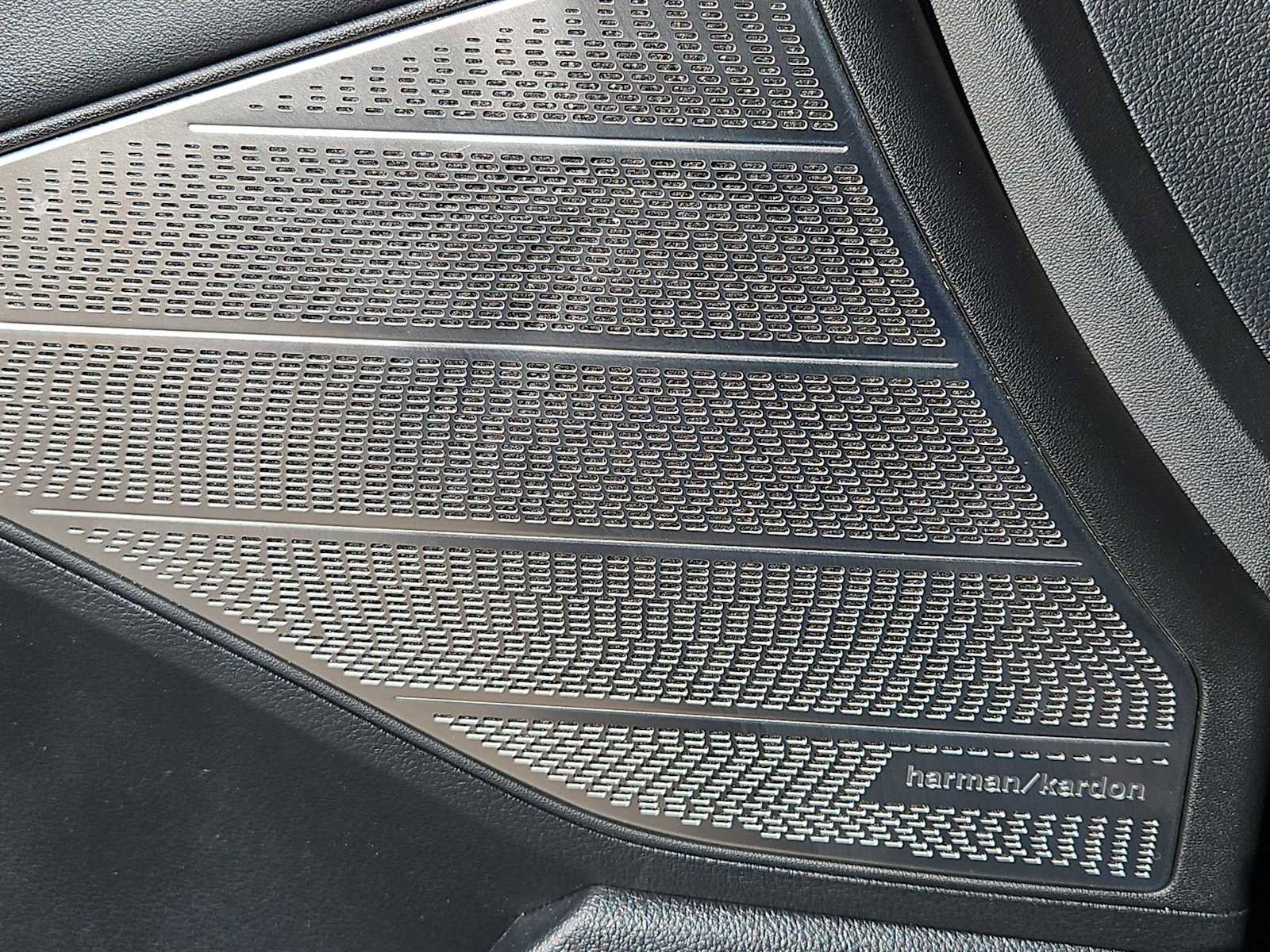 Used 2023 Hyundai Palisade Calligraphy image 30