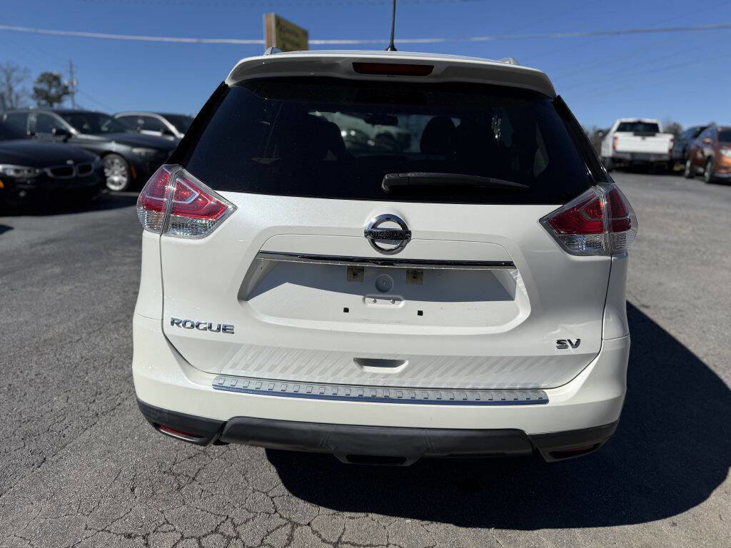 Used 2016 Nissan Rogue SV w/ SV Premium Package image 6
