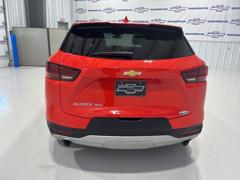 Used 2025 Chevrolet Blazer LT AWD/4WD image 6