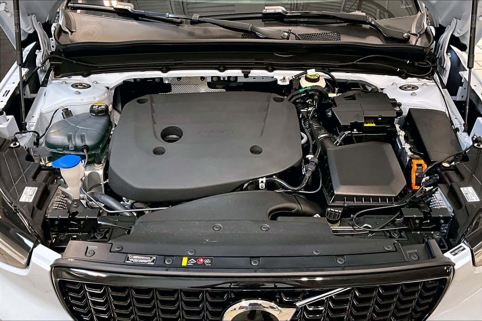 New 2026 Volvo XC40 B5 Plus w/ Protection Package Premier AWD/4WD image 14