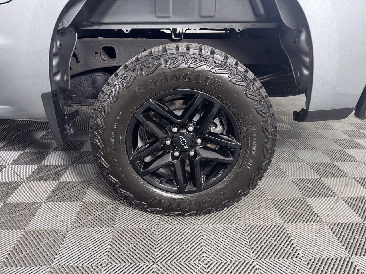 Used 2024 Chevrolet Silverado 1500 Custom Trail Boss AWD/4WD image 37