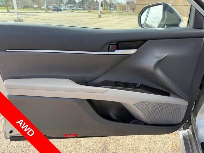 Used 2024 Toyota Camry SE AWD/4WD image 19