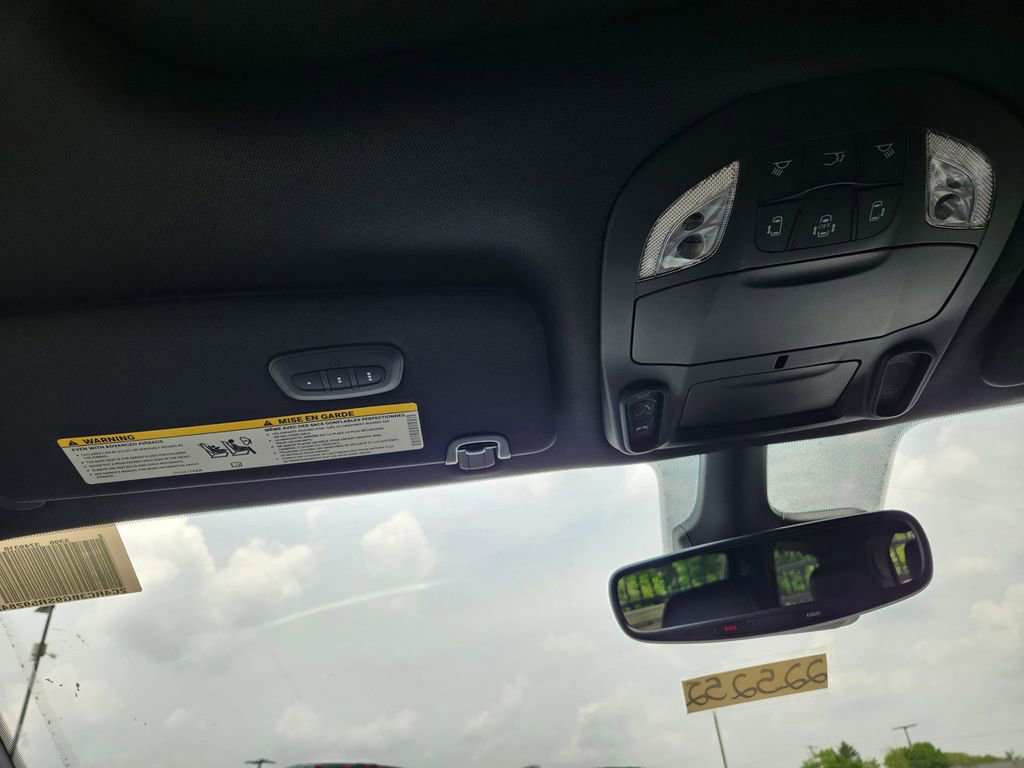 New 2025 Chrysler Pacifica Select w/ Uconnect Theater Family Group image 29