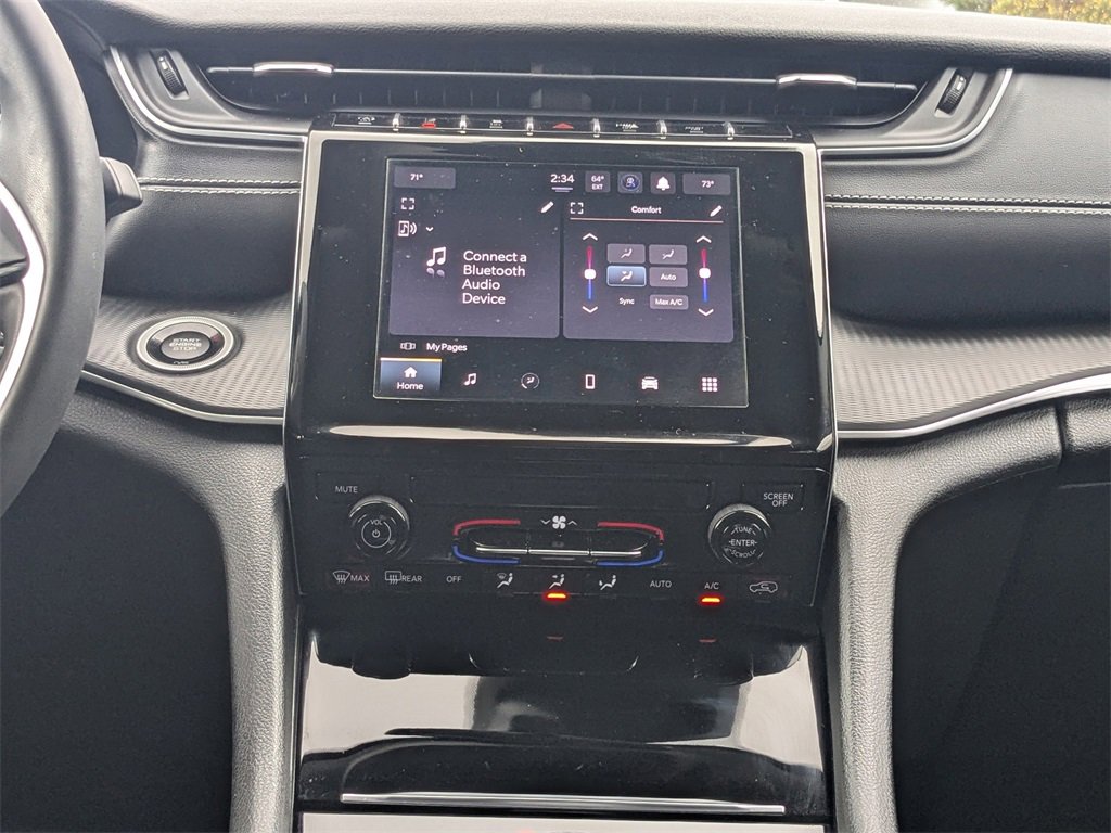 Used 2024 Jeep Grand Cherokee Laredo X image 18