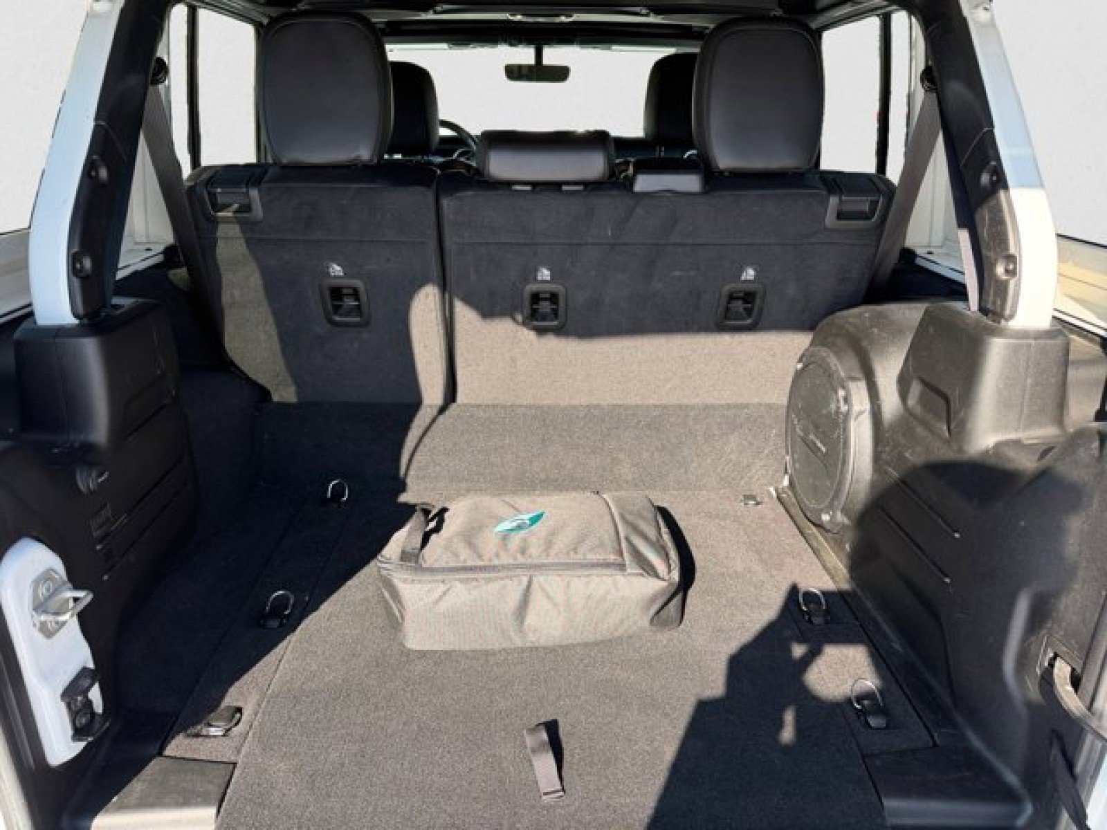 Used 2023 Jeep Wrangler Unlimited Sahara w/ Cold Weather Group image 18