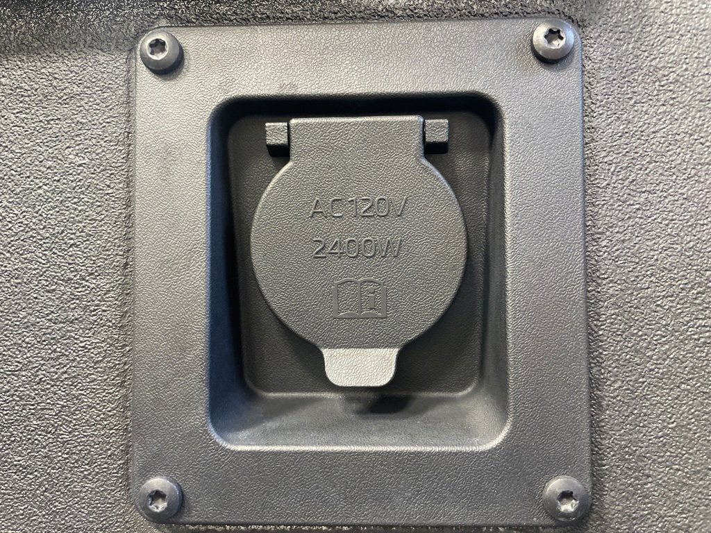 Used 2025 Toyota Tacoma 4x4 Double Cab Hybrid image 13