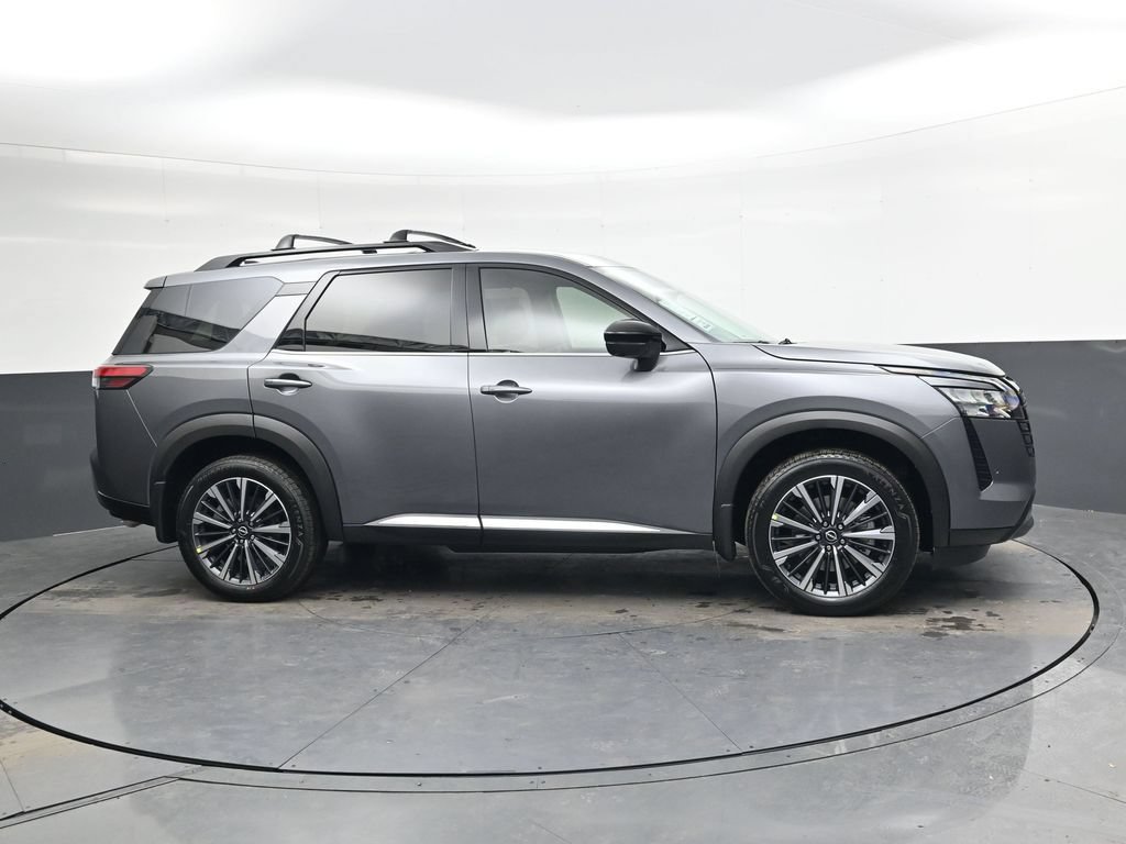New 2026 Nissan Pathfinder Platinum FWD image 4
