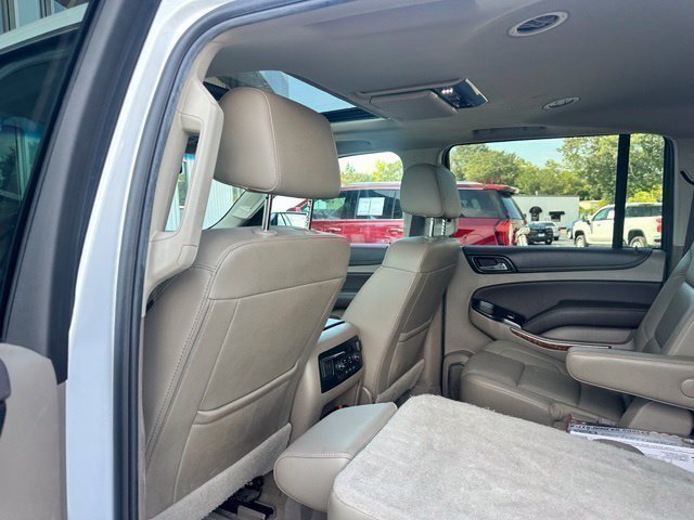 Used 2018 Chevrolet Suburban Premier AWD/4WD image 9