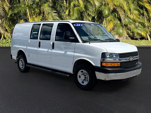 Used 2024 Chevrolet Express 2500 w/ Driver Convenience Package RWD image 2