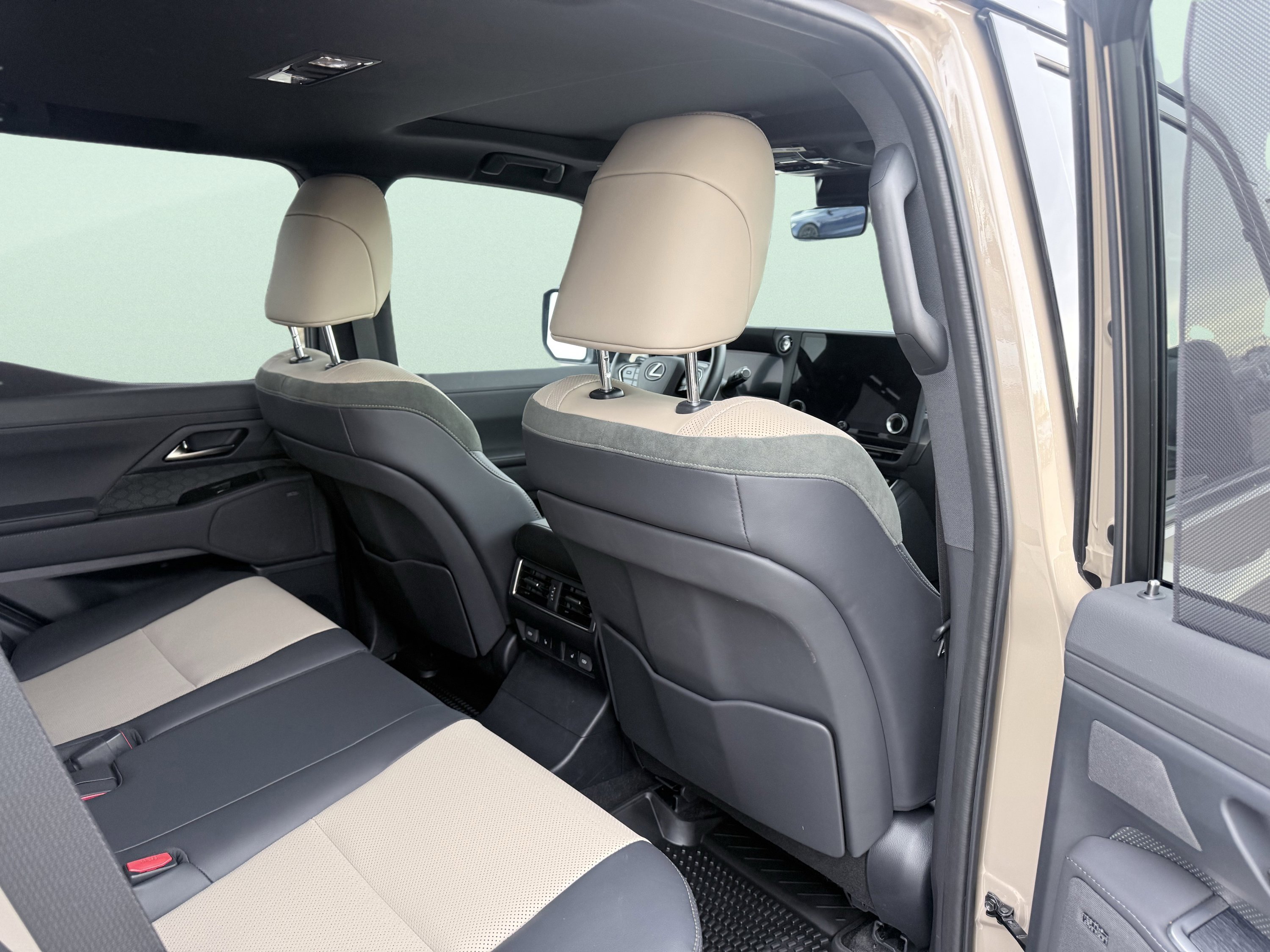 Used 2025 Lexus GX 550 image 52