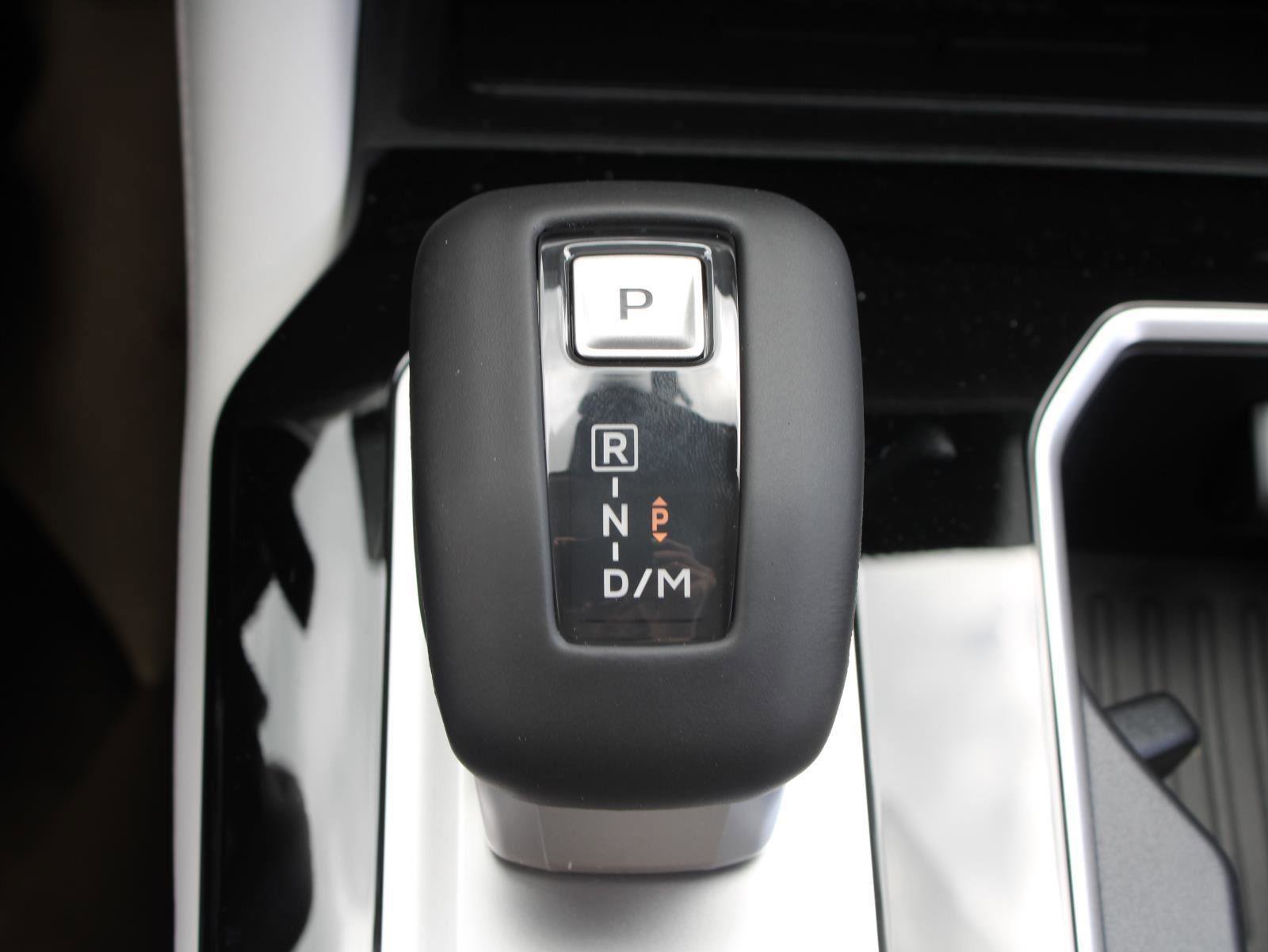 New 2025 Mitsubishi Outlander SE image 24