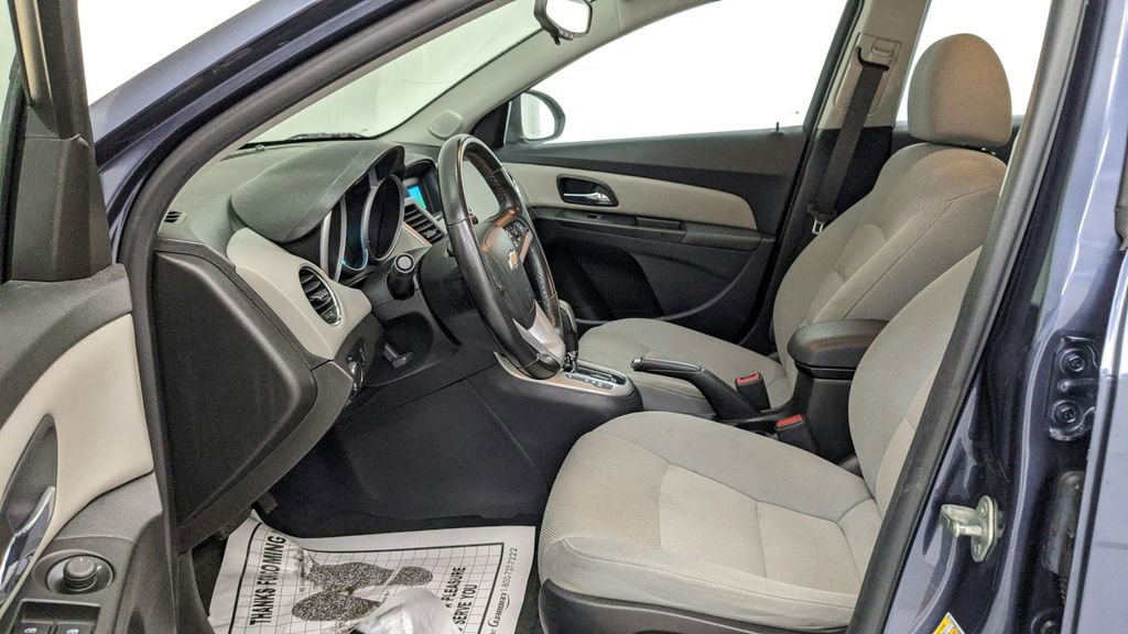 Used 2014 Chevrolet Cruze LT image 35